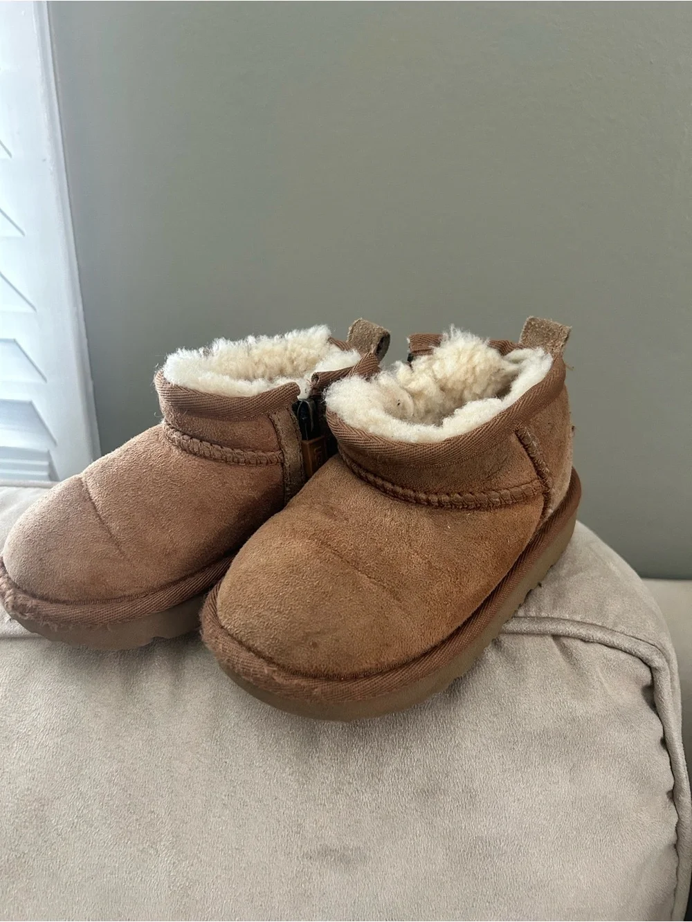 UGG Kids Chestnut Tan Sheepskin Boots Pair